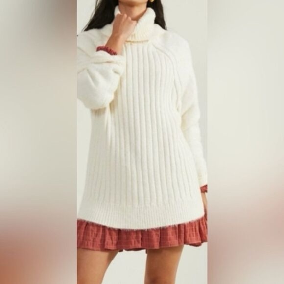 Altar'd State Off White Oversized FuzzyTurtleneck Ribbed Sweater Size Medium - Picture 10 of 14